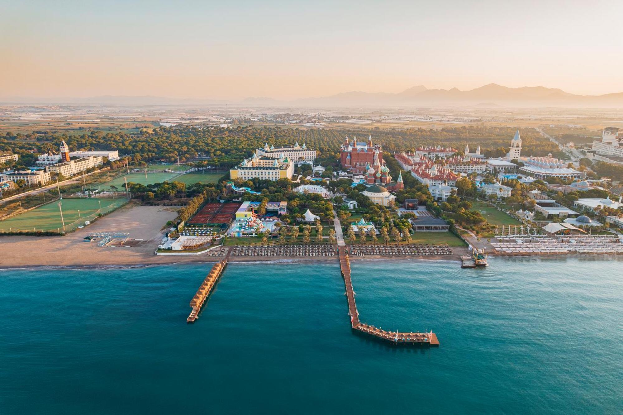 Kremlin Palace Antalya Exterior foto Aerial view of the resort