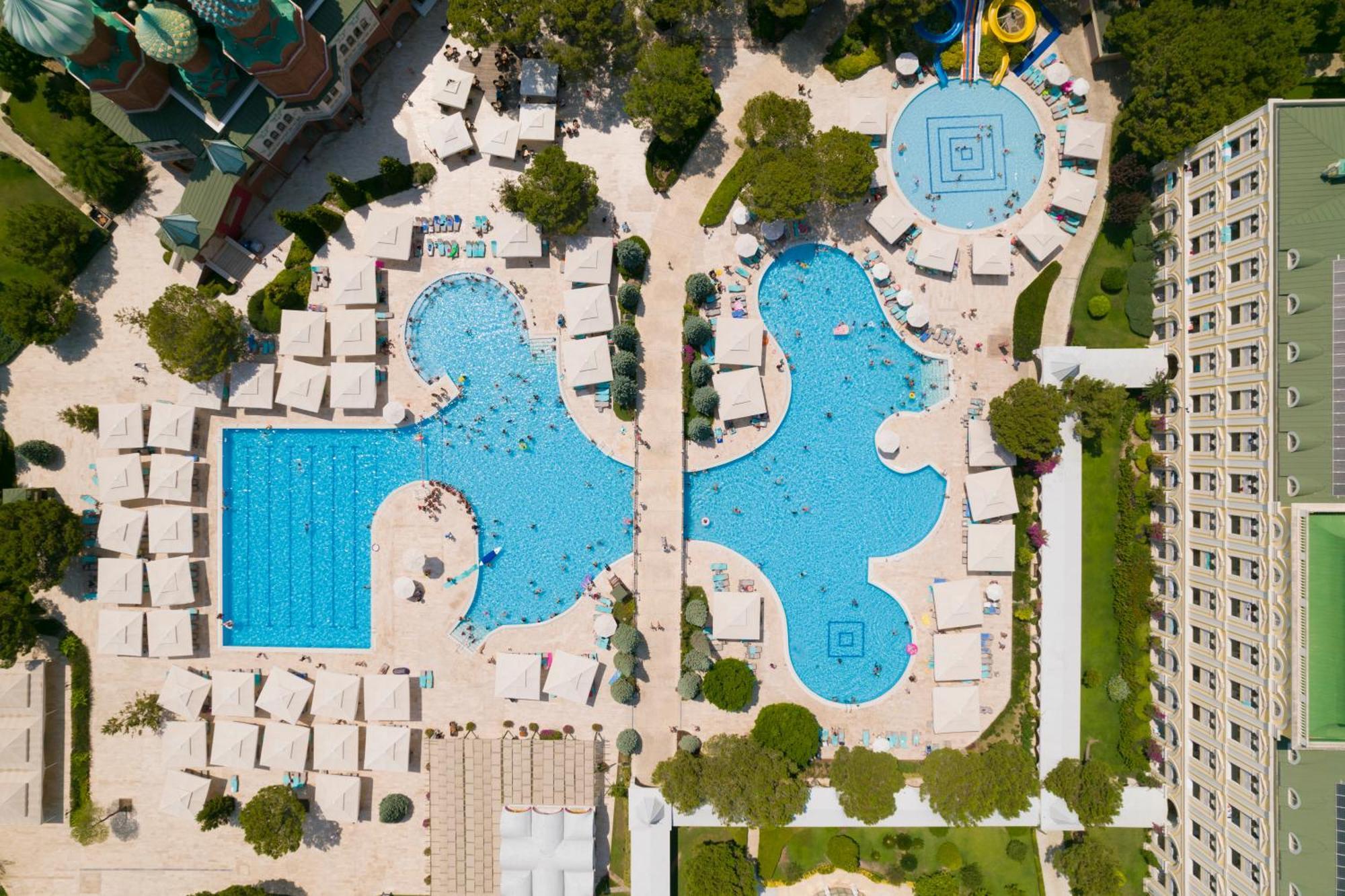 Kremlin Palace Antalya Exterior foto Aerial view of the pool complex