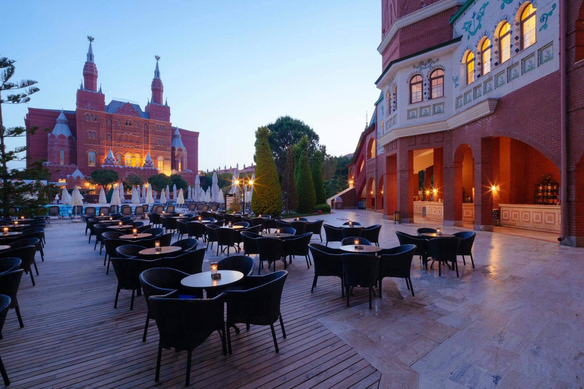 Kremlin Palace Antalya Exterior foto The terrace of the hotel
