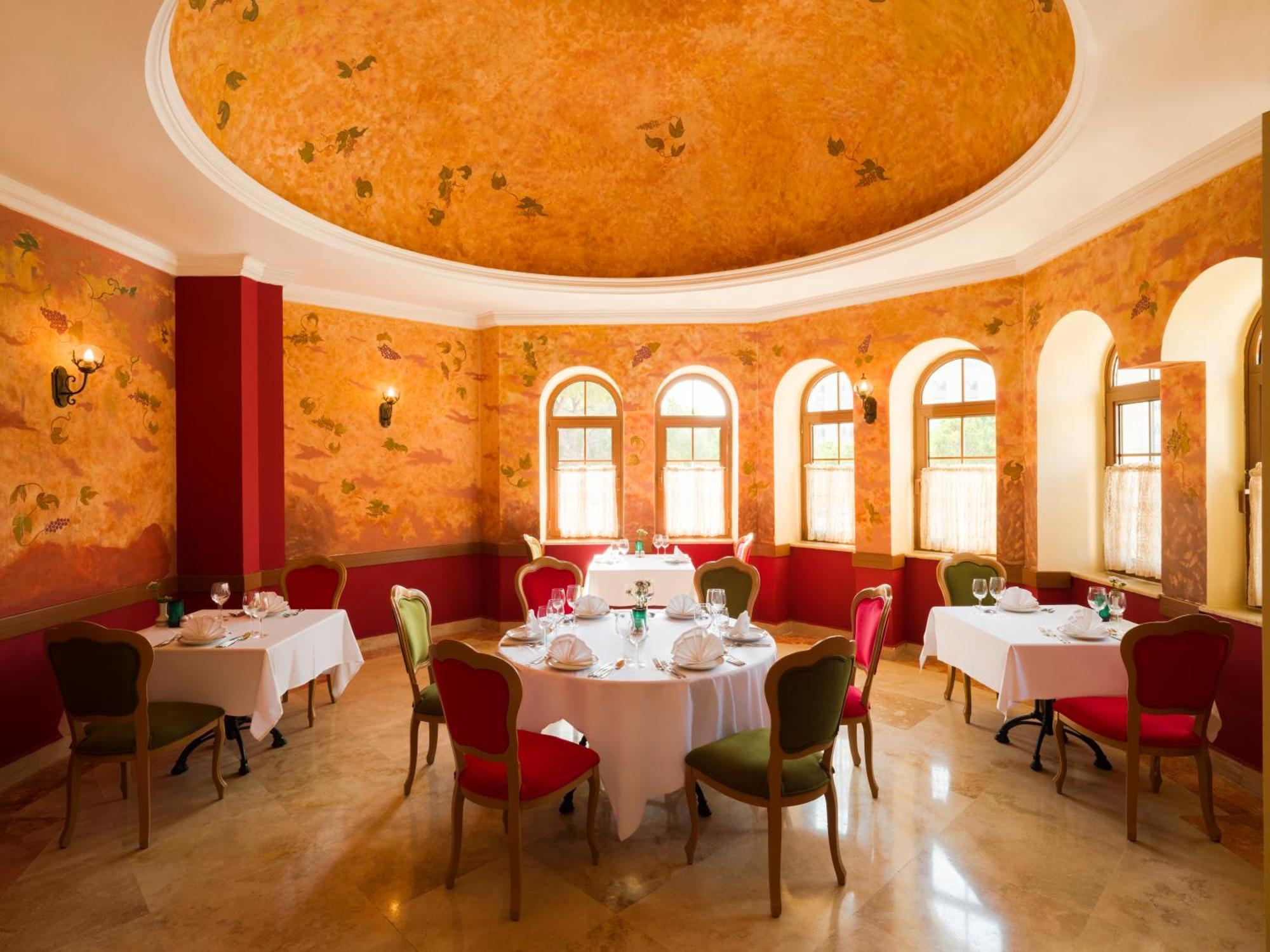 Kremlin Palace Antalya Exterior foto Restaurant