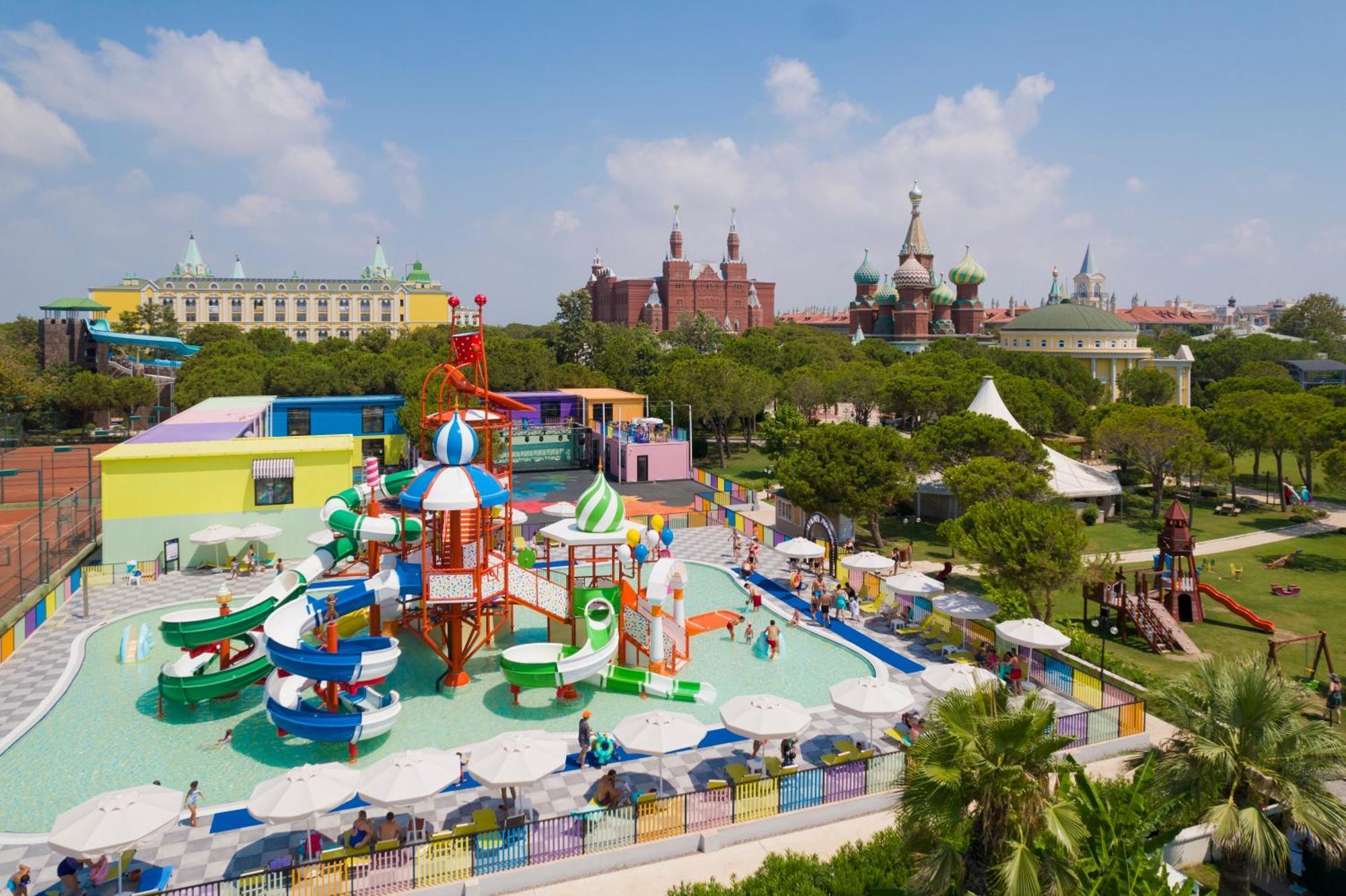 Kremlin Palace Antalya Exterior foto Water Park