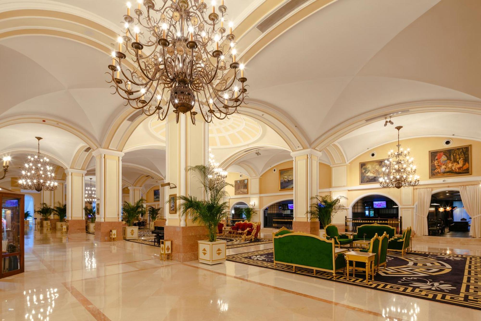 Kremlin Palace Antalya Exterior foto Lobby