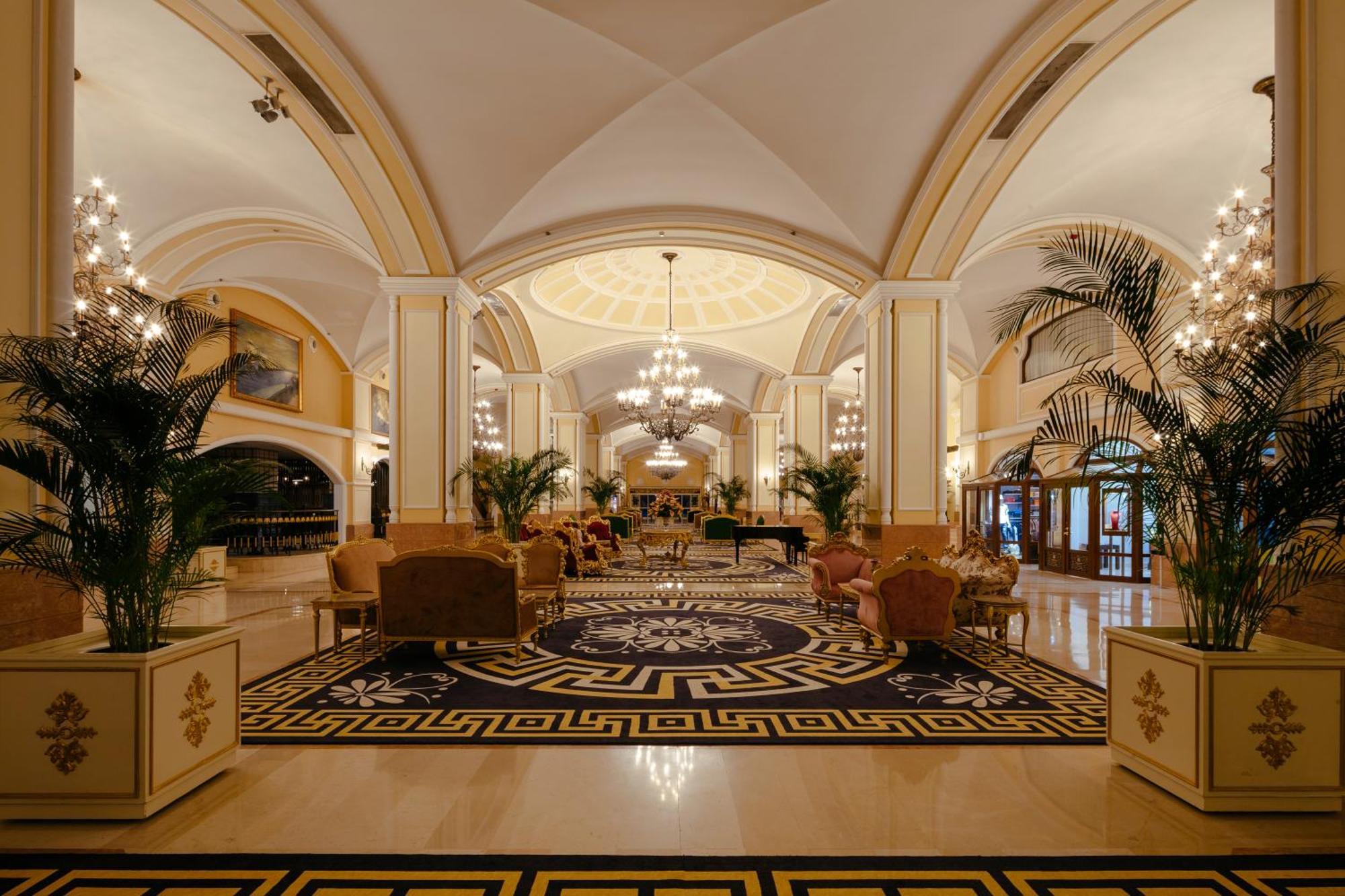 Kremlin Palace Antalya Exterior foto Lobby